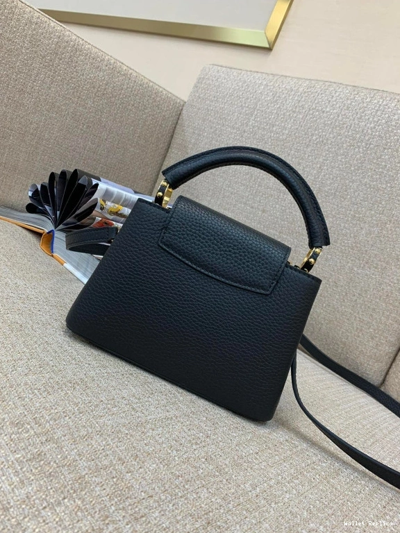 Affordable MINI LOUIS VUITTON CAPUCINES 0819